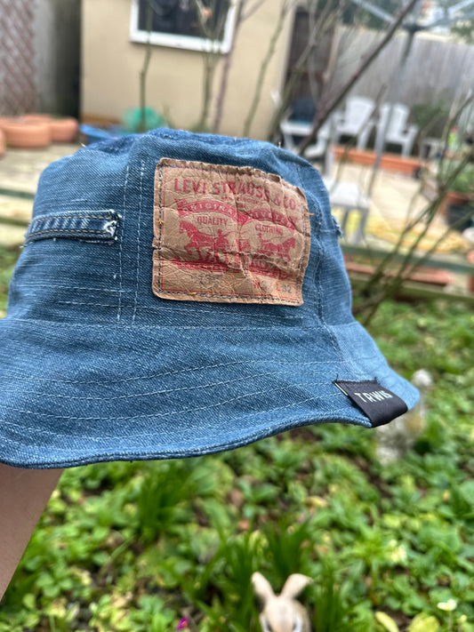 TRWKS/LEVI upcycle